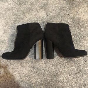 Bamboo Scenery 02M Chunky Heel Ankle Booties
